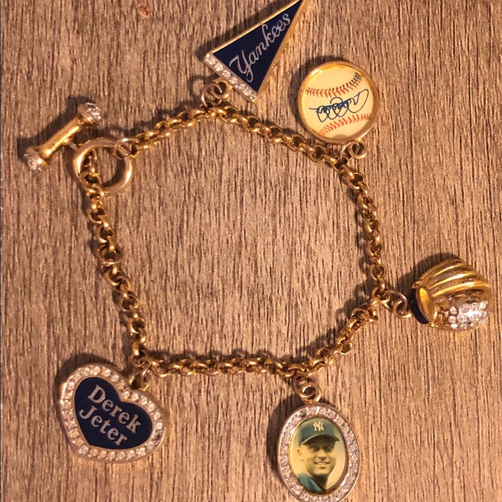 Derek Jeter ⚾️ New York Yankees Charm Bracelet